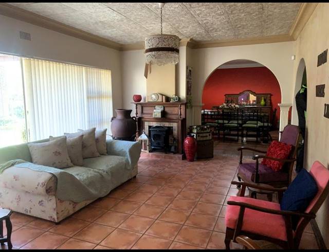 5 BEDROOM HOUSE FOR SALE IN LIBRADENE